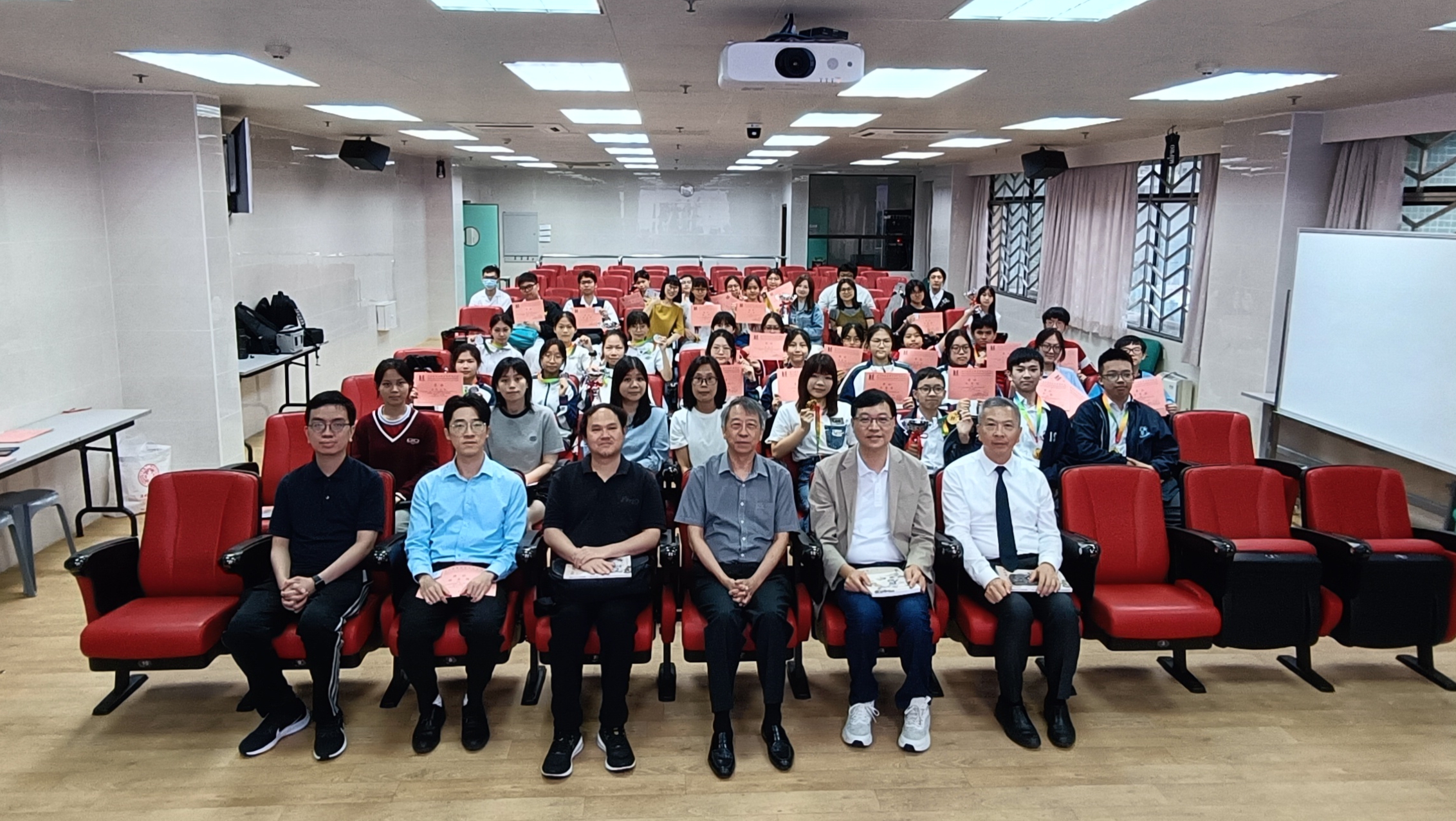 第十三屆全澳圖書館義工及工讀生常識問答比賽頒獎禮