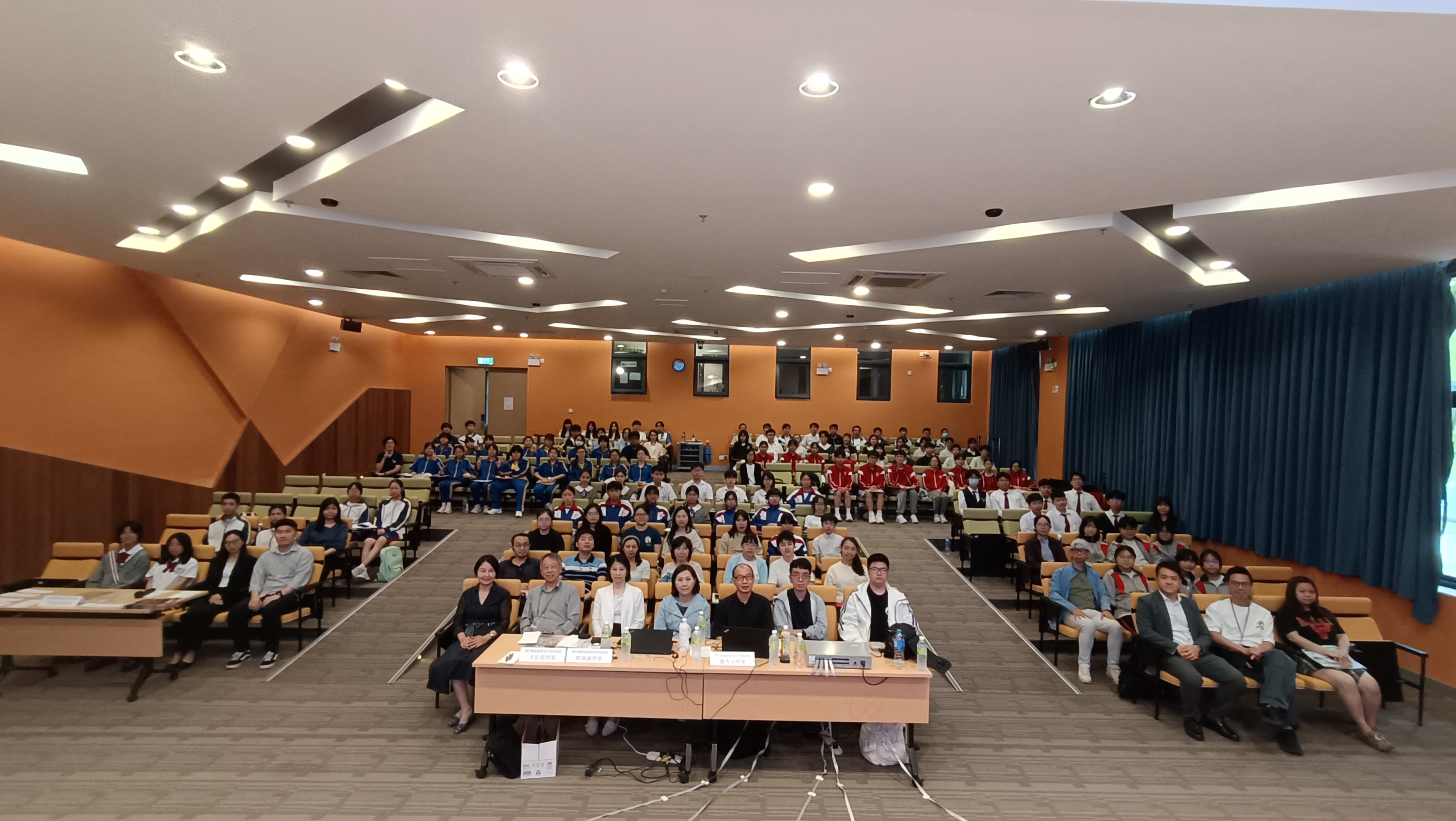  第十五屆全澳圖書館常識問答比賽賽情緊張刺激